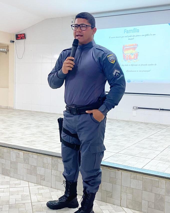 Aula do PROERD em sala de aula